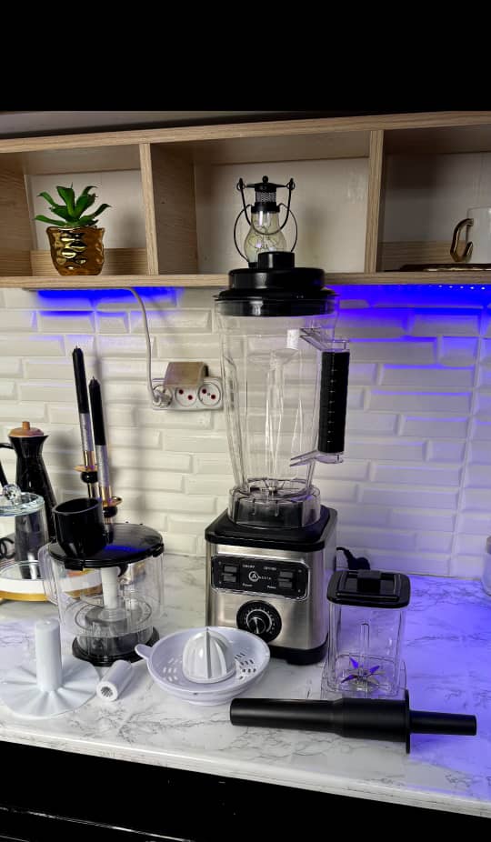 8000 W بلاندر الدبابة